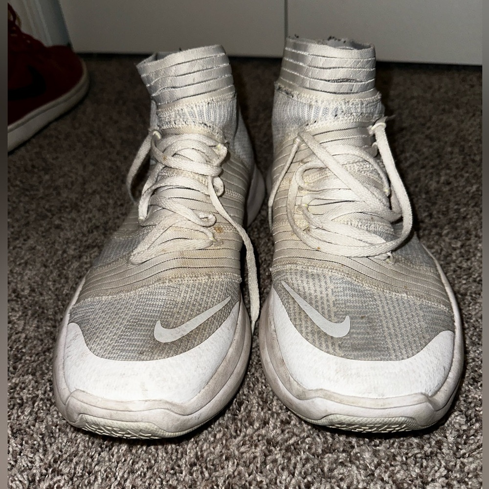 Men’s Nike FlyKnit size 11